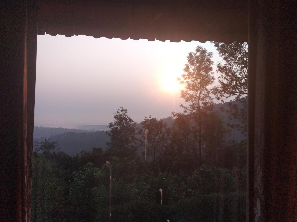 Abiyal Mountain Stay Madikeri Esterno foto
